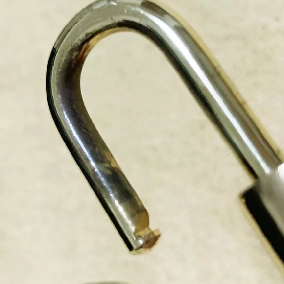 LOUIS VUITTON LV 10 SET PADLOCK KEY BAG CHARM CADENA GOLD PLATED FRANCE 35PDA120 - Picture 6 of 7